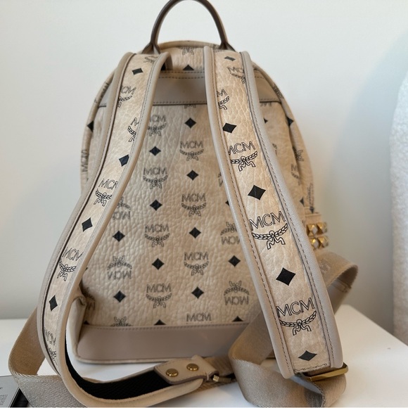 MCM STARK SIDE STUDS BACKPACK IN VISETOS - Picture 6 of 16